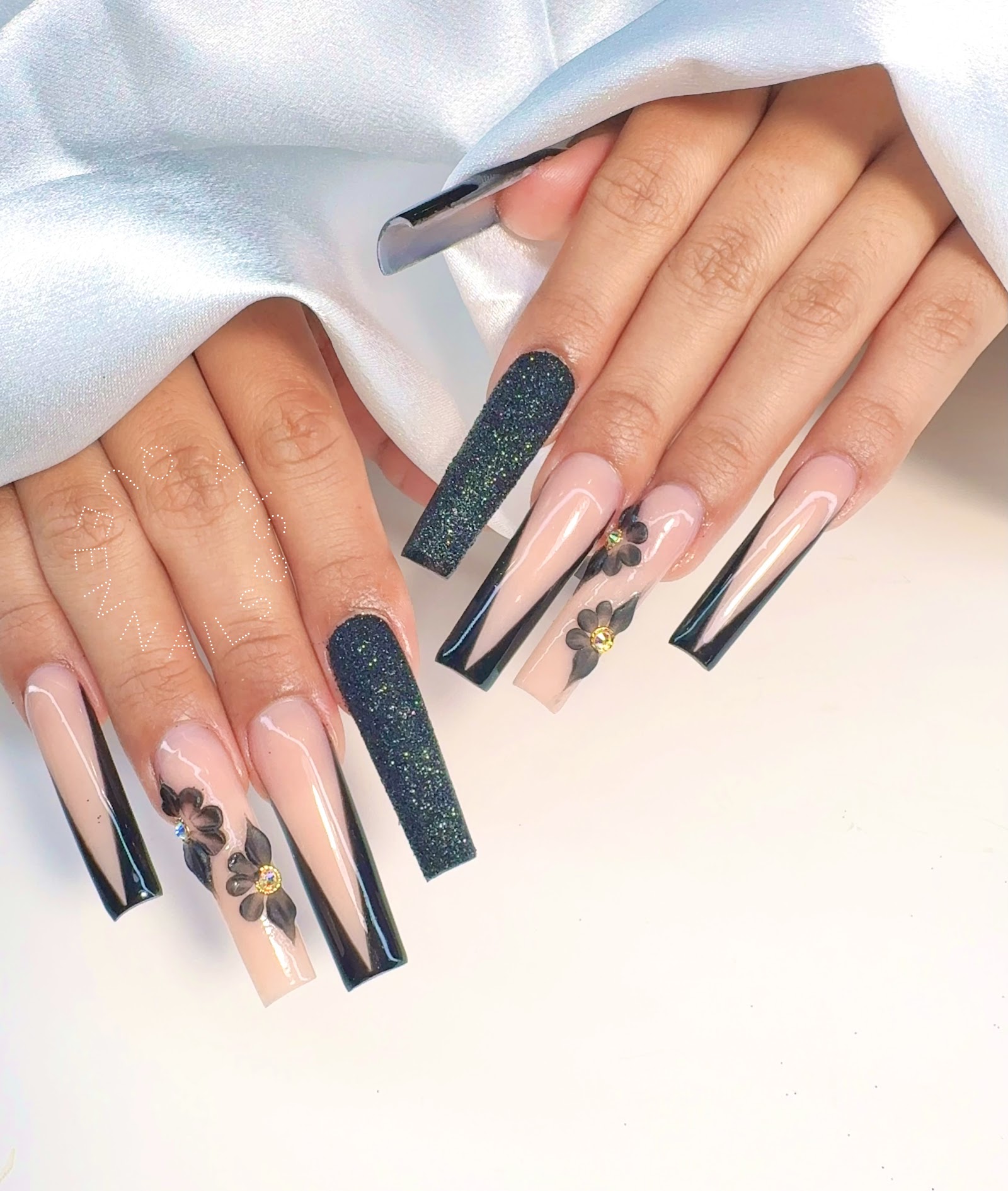 QUEEN NAILS & SPA nail photo 2
