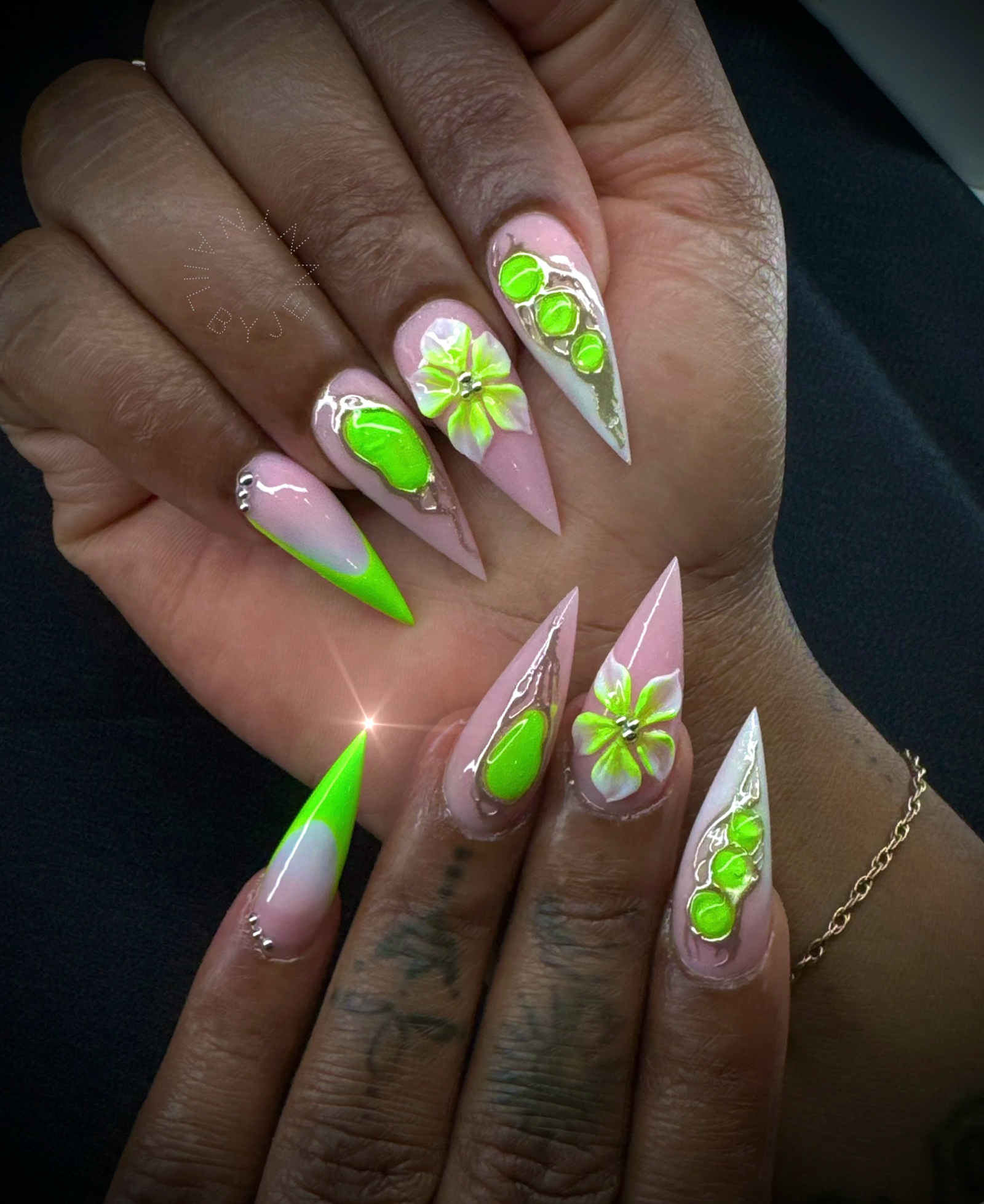 QUEEN NAILS & SPA nail photo 5